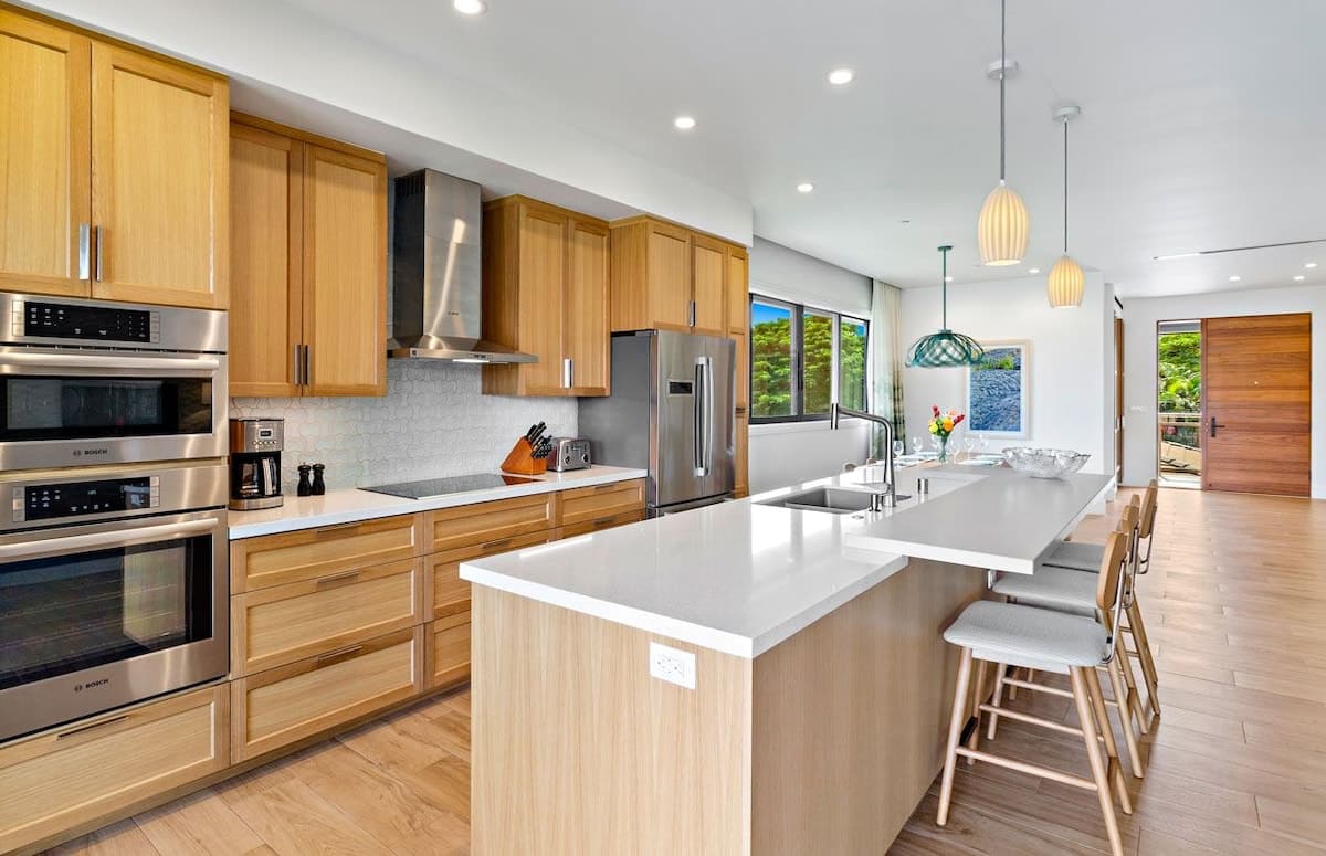 Condo in Lahaina · ★4.75 · 3 bedrooms · 4 beds · 3 baths - Photo 4