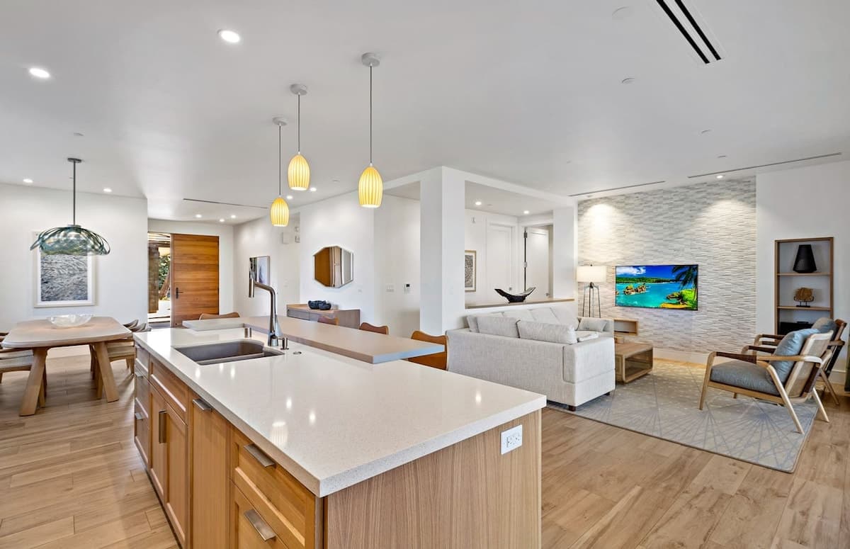 Condo in Lahaina · ★4.91 · 3 bedrooms · 4 beds · 3 baths - Photo 4