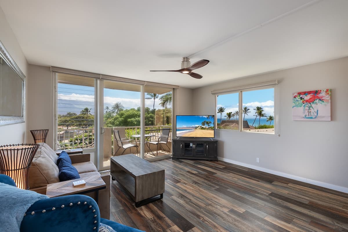 Condo in Kihei · ★4.71 · 1 bedroom · 2 beds · 2 shared baths - Photo 3