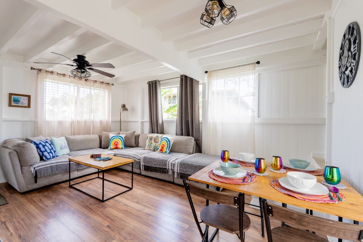 Home in Hilo · ★4.91 · 2 bedrooms · 2 beds · 1 private bath - Photo 3