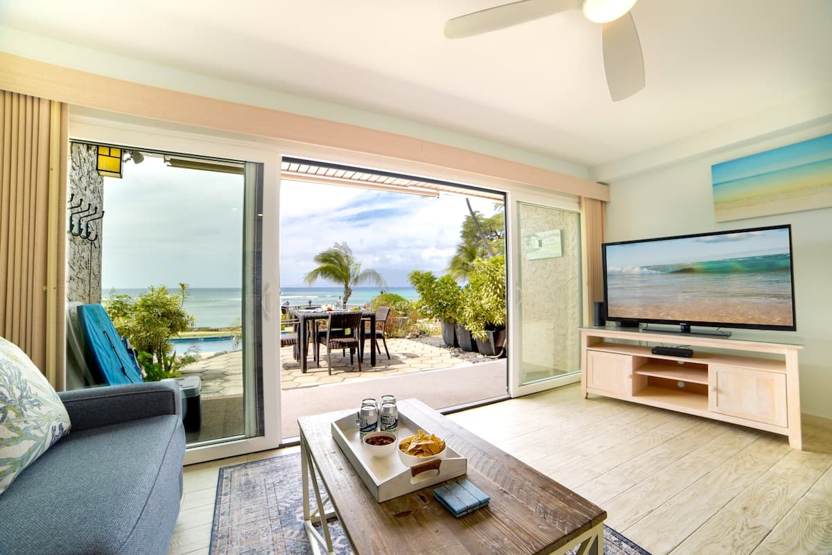 Condo in Lahaina · ★4.85 · 1 bedroom · 2 beds · 1 bath - Photo 2