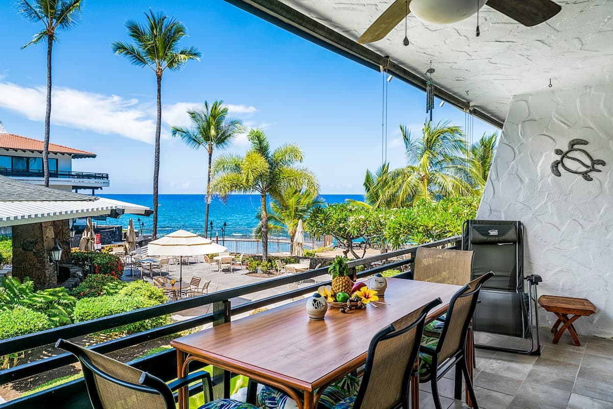 Condo in Kailua-Kona · ★4.78 · 1 bedroom · 2 beds · 1 bath - Photo 1