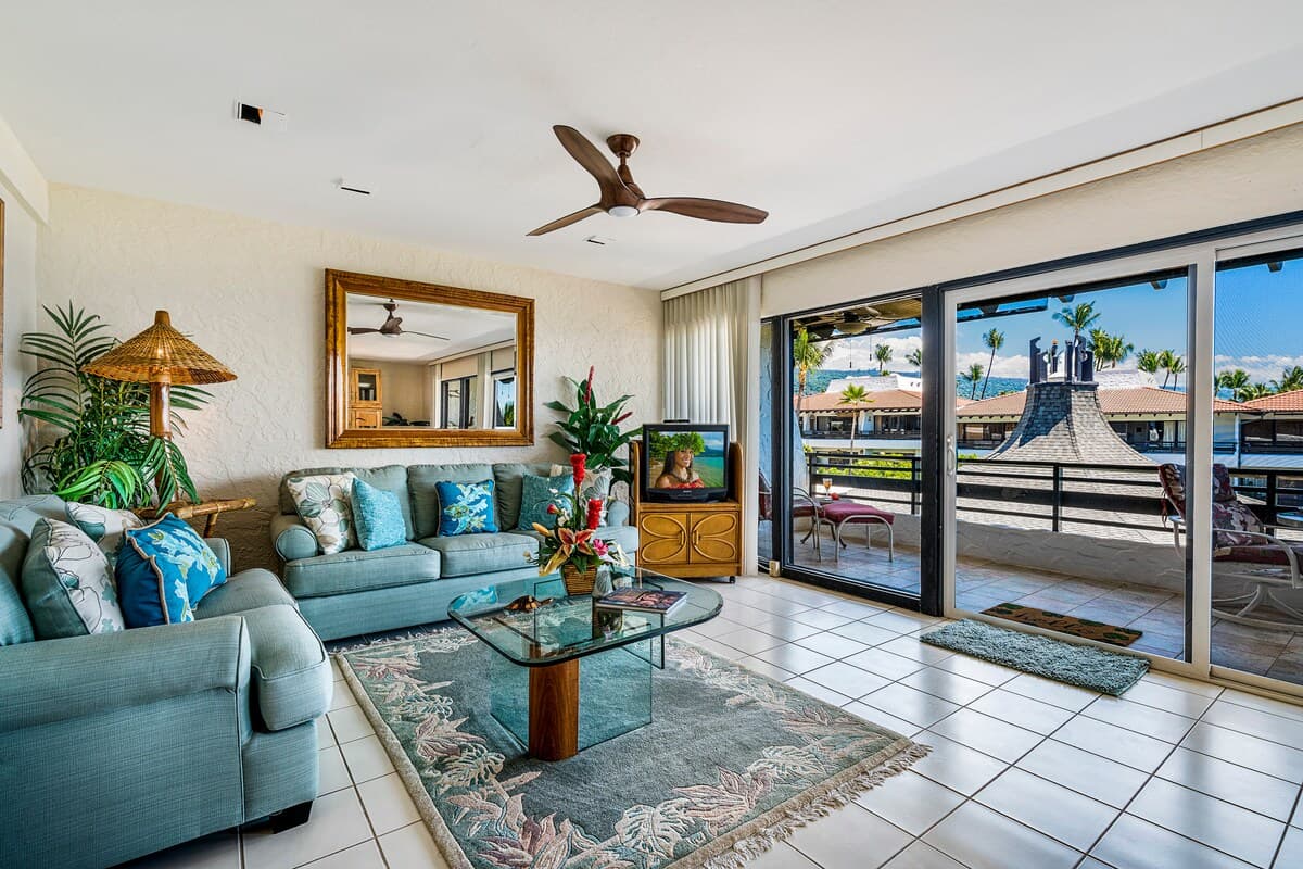 Condo in Kailua-Kona · ★4.78 · 2 bedrooms · 4 beds · 2 baths - Photo 4
