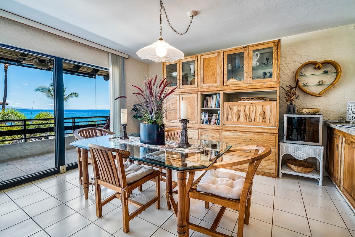 Condo in Kailua-Kona · ★4.78 · 2 bedrooms · 4 beds · 2 baths - Photo 3