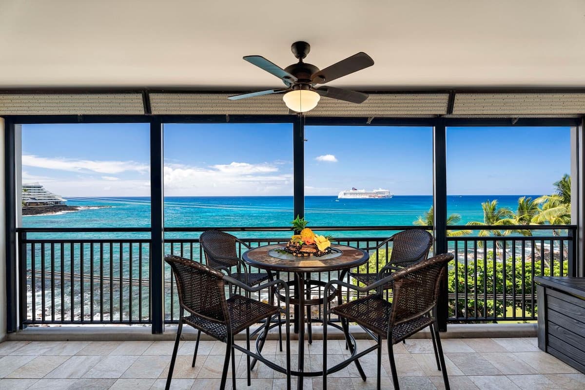 Kona Alii 403 Oceanfront w/ Shared Pool Downtown - Photo 1