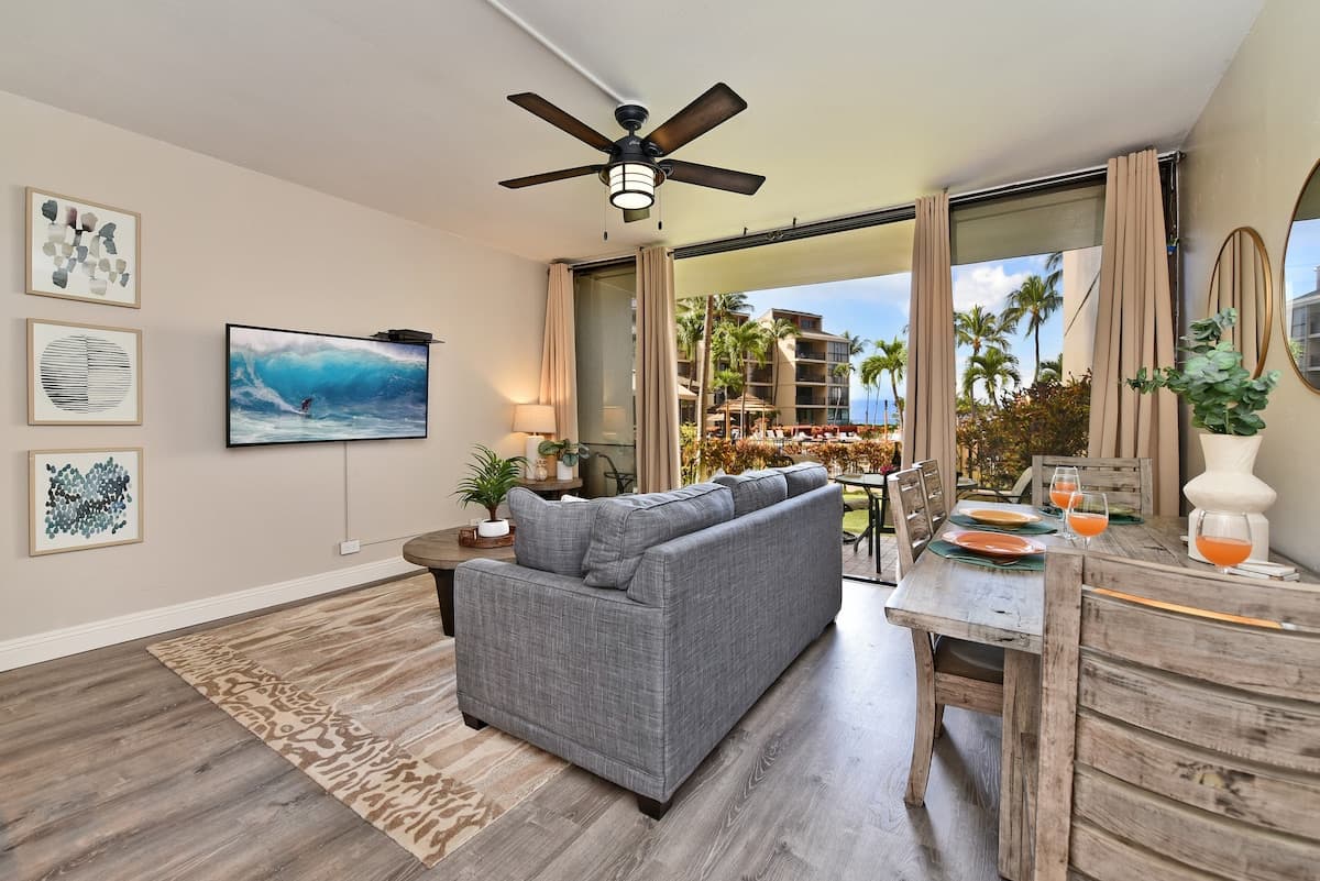 Condo in Lahaina · ★4.7 · 2 bedrooms · 4 beds · 2 baths - Photo 4