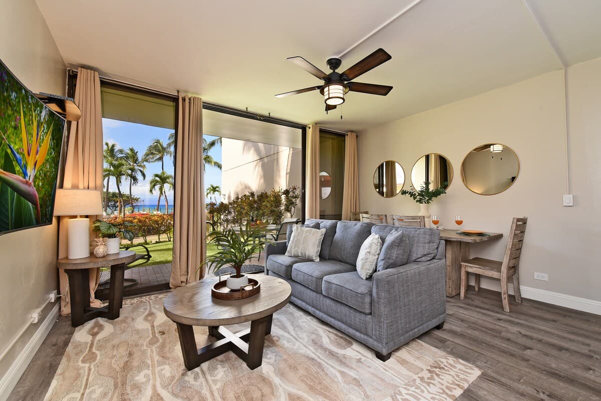 Condo in Lahaina · ★4.7 · 2 bedrooms · 4 beds · 2 baths - Photo 3