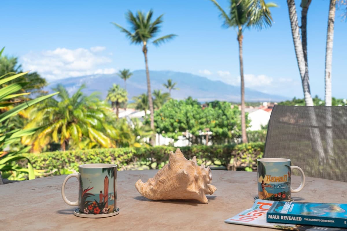Condo in Kihei · ★4.98 · 1 bedroom · 2 beds · 2 private baths - Photo 3