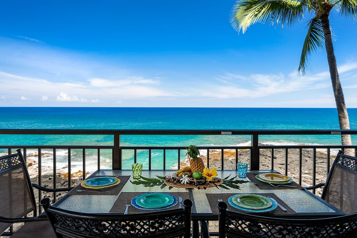 Condo in Kailua-Kona · ★4.86 · 2 bedrooms · 3 beds · 2 baths - Photo 1