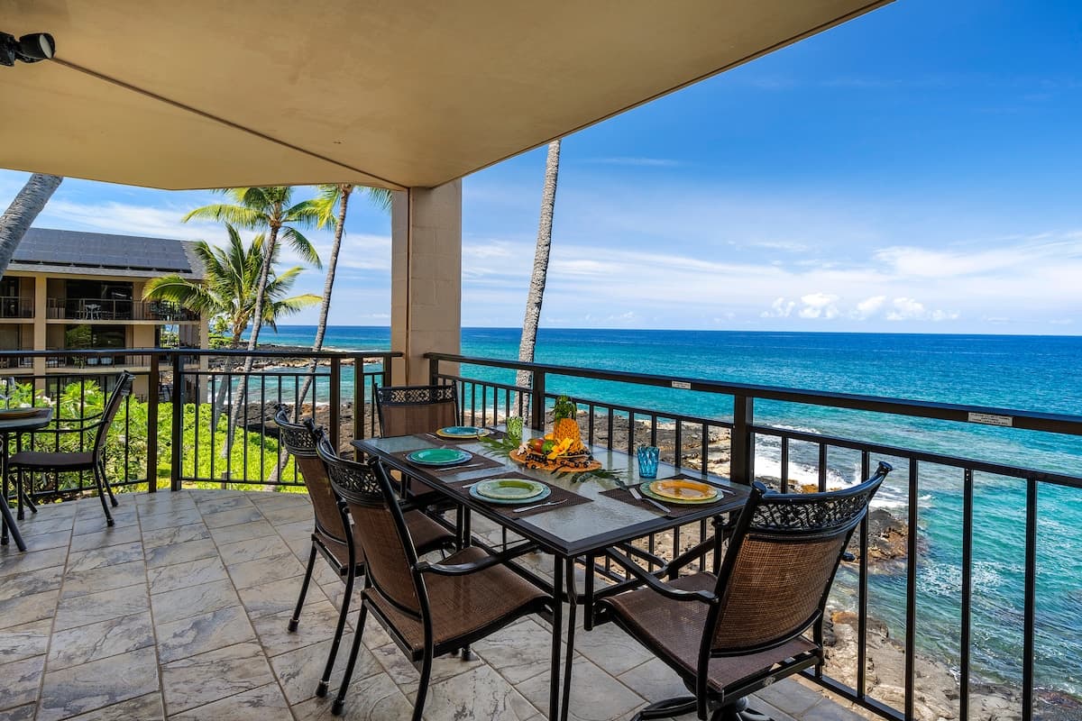 Condo in Kailua-Kona · ★4.86 · 2 bedrooms · 3 beds · 2 baths - Photo 3