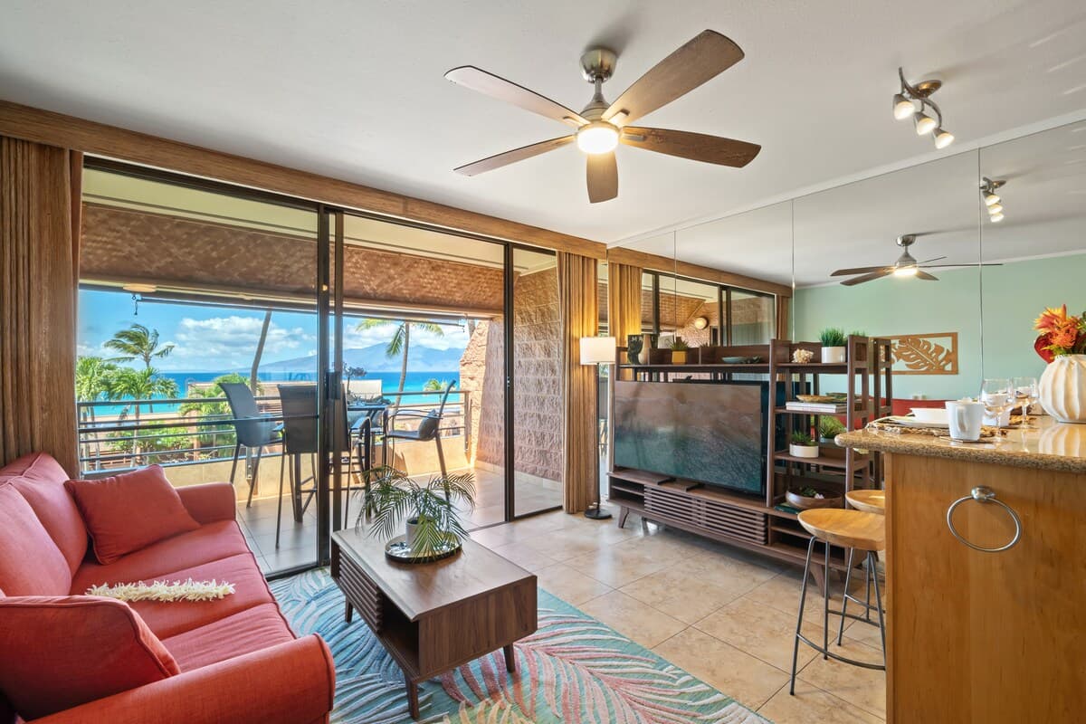 Condo in Lahaina · ★4.71 · 1 bedroom · 2 beds · 1 bath - Photo 3