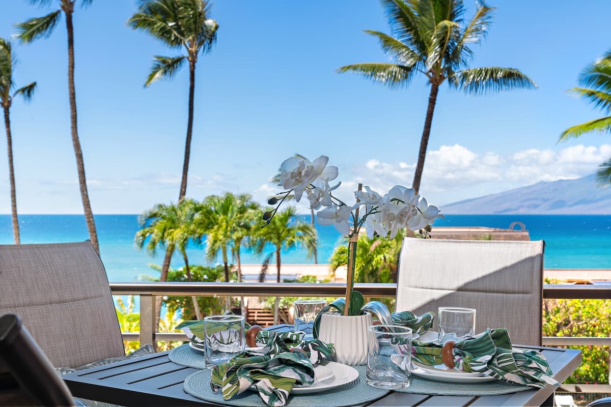 Condo in Lahaina · ★4.71 · 1 bedroom · 2 beds · 1 bath - Photo 1