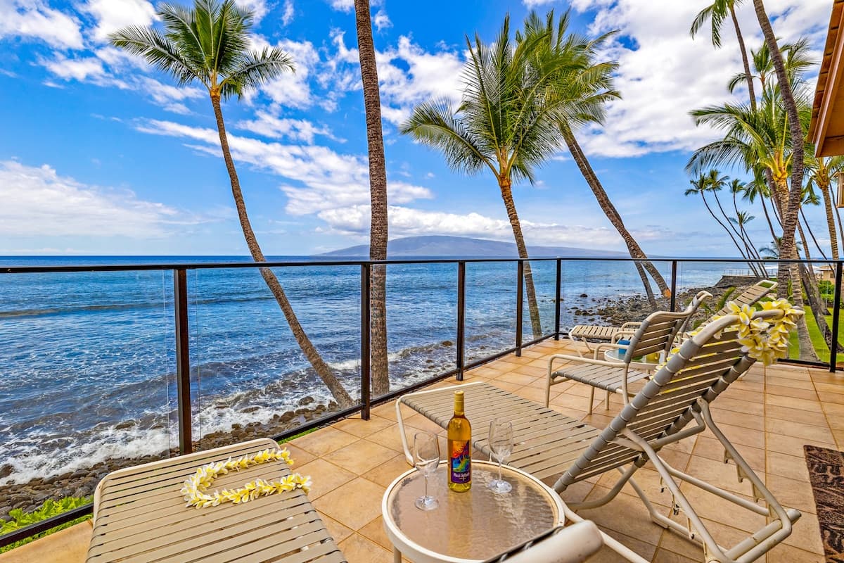 Townhouse in Lahaina · ★4.6 · 4 bedrooms · 5 beds · 3.5 baths - Photo 1