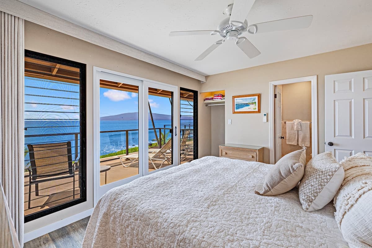 Townhouse in Lahaina · ★4.75 · 2 bedrooms · 3 beds · 2.5 baths - Photo 5