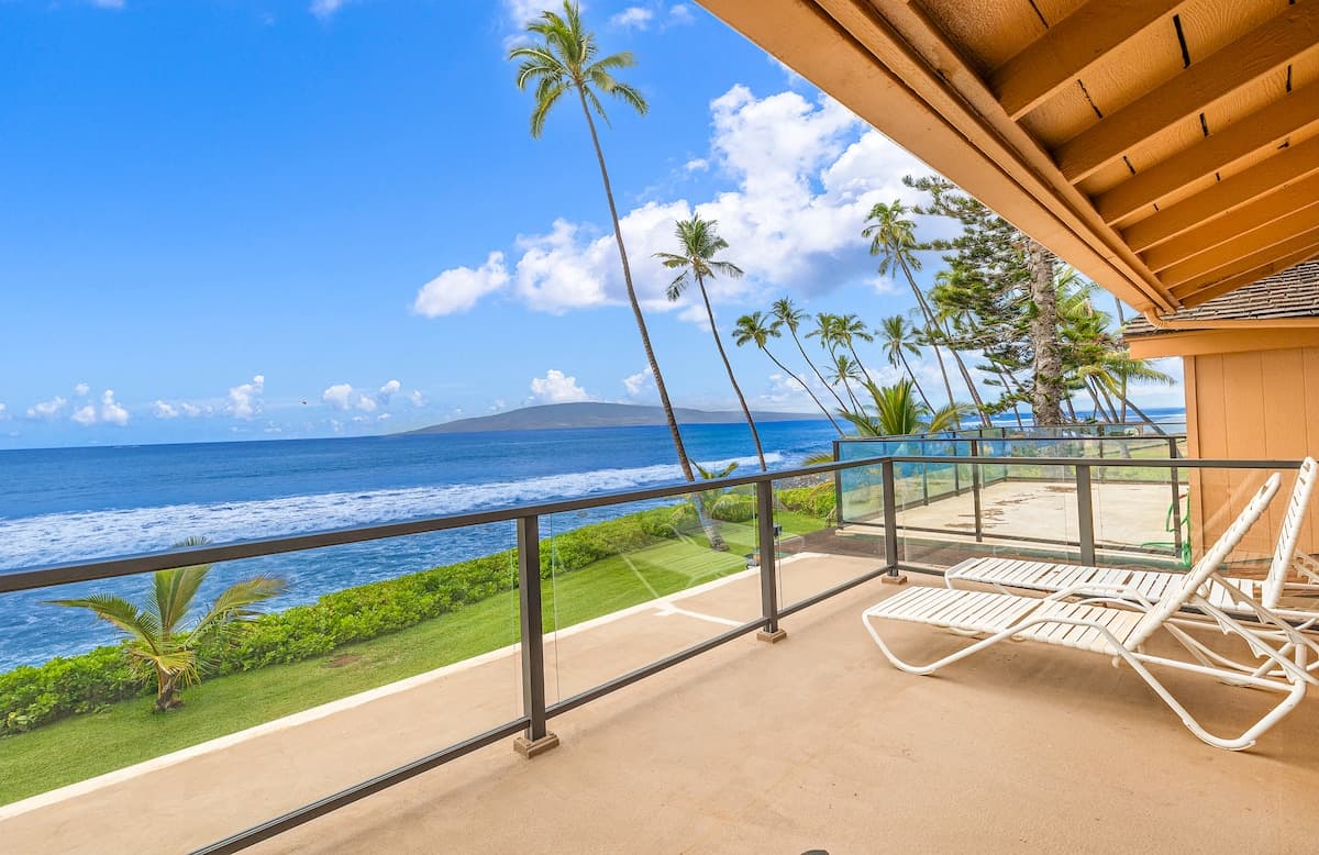 Townhouse in Lahaina · ★4.75 · 2 bedrooms · 3 beds · 2.5 baths - Photo 1