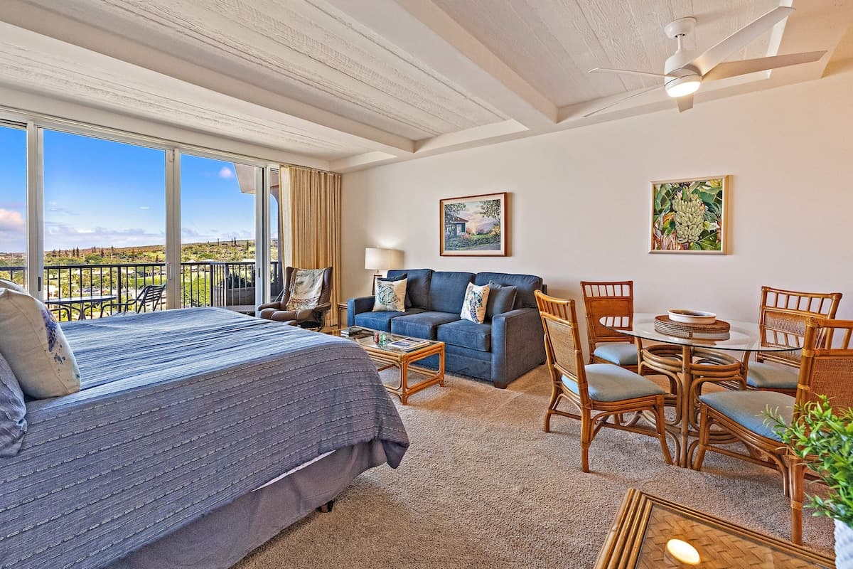 Condo in Lahaina · ★4.82 · Studio · 1 bed · No bathroom - Photo 2
