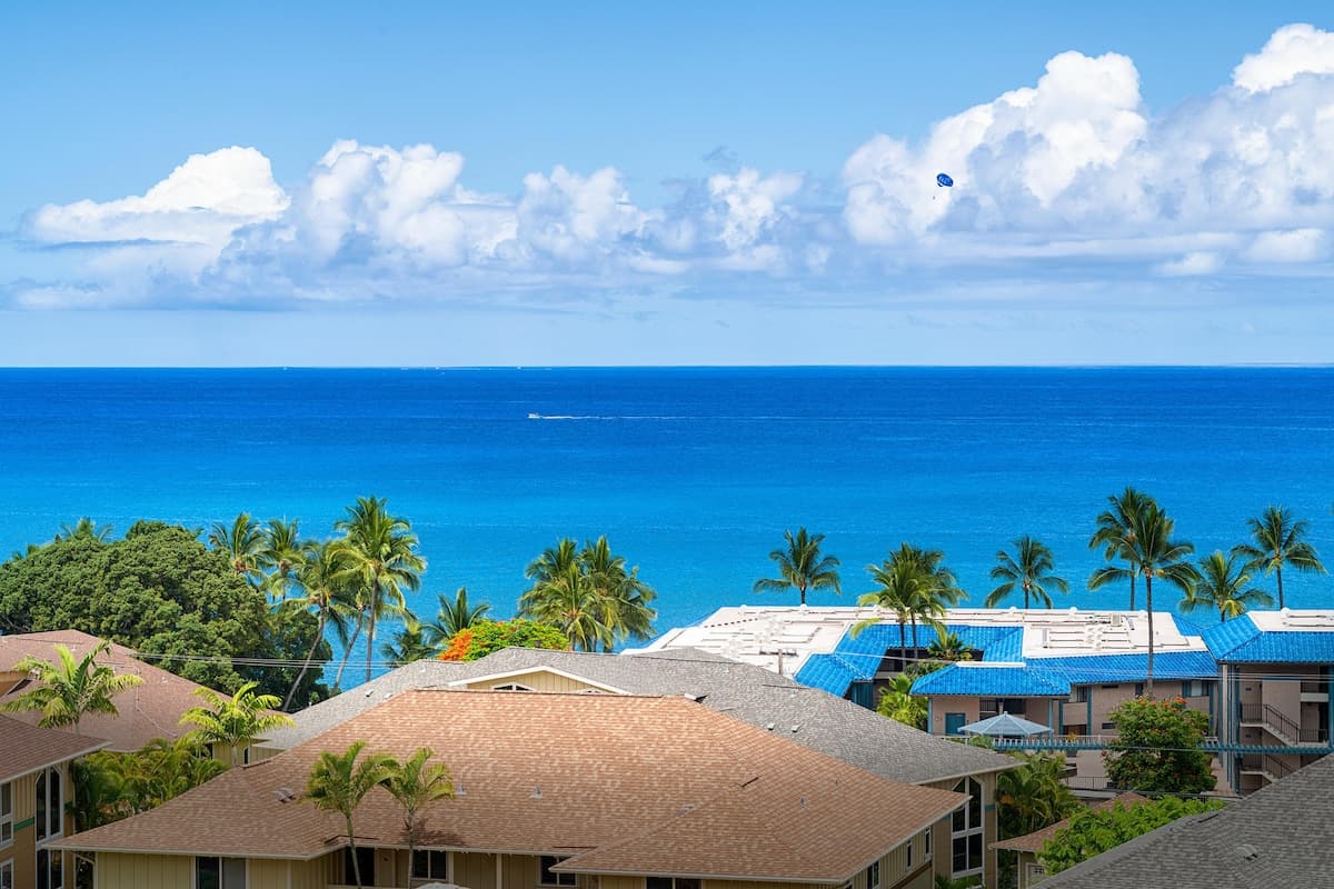 Kona Mansions#229 Top Floor, 2 story Unit w/Ocean - Photo 2