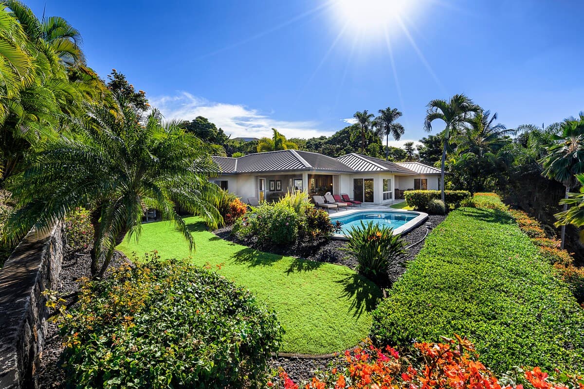 Home in Kailua-Kona · ★4.91 · 3 bedrooms · 3 beds · 3 baths - Photo 2