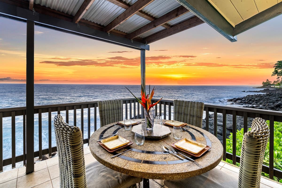 Home in Kailua-Kona · ★4.87 · 1 bedroom · 2 beds · 1 bath - Photo 1