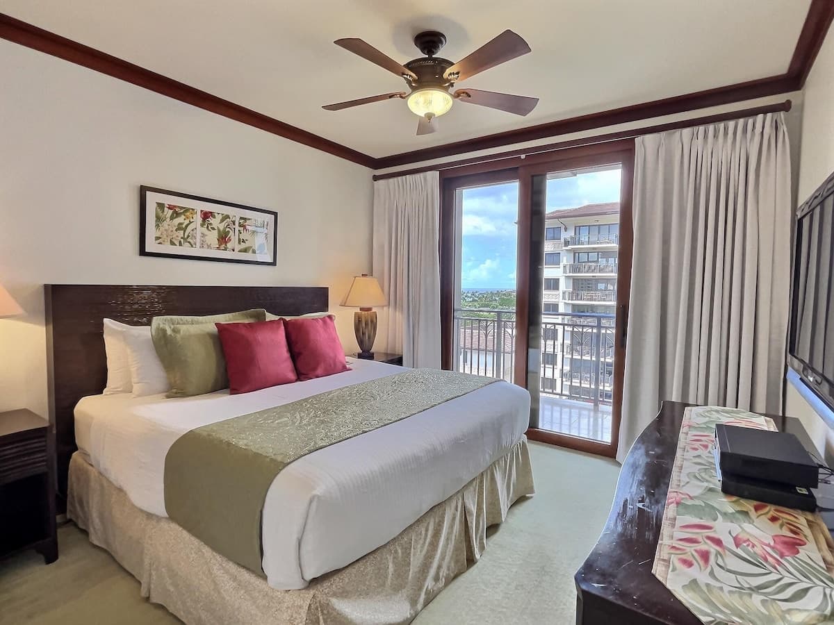 Condo in Kapolei · ★4.97 · 3 bedrooms · 5 beds · 3 private baths - Photo 1