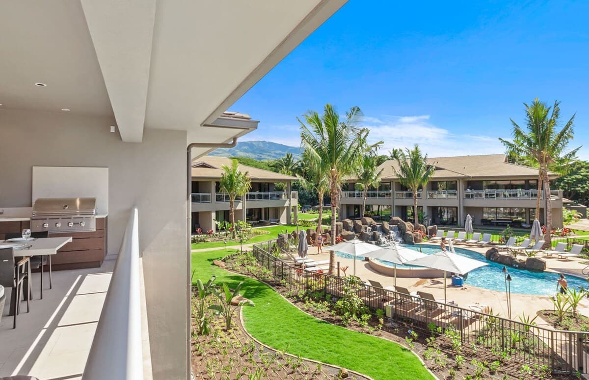 Condo in Lahaina · ★4.81 · 3 bedrooms · 4 beds · 3 baths - Photo 2
