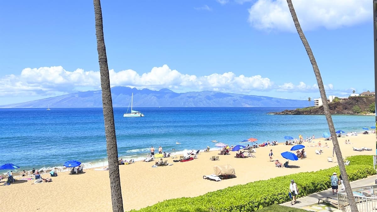 Condo in Kaanapali · ★4.95 · 1 bedroom · 2 beds · 1 bath - Photo 5
