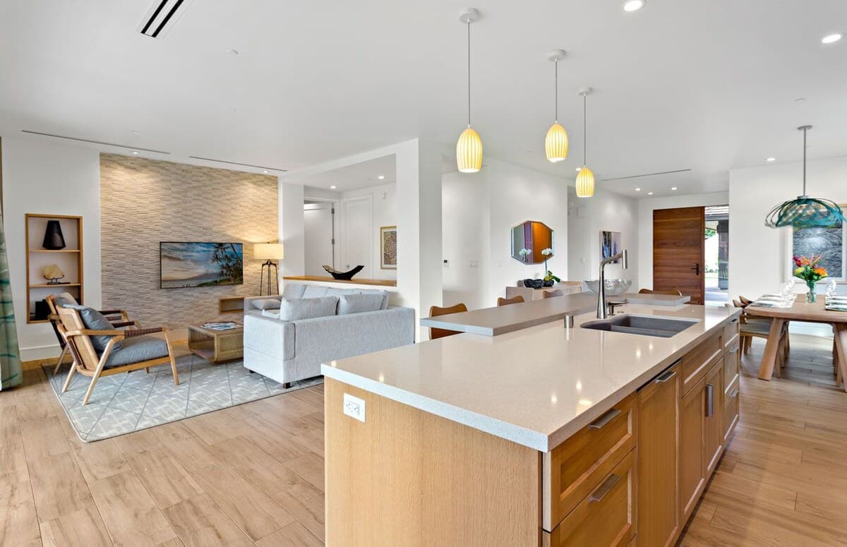 Condo in Lahaina · ★4.85 · 3 bedrooms · 4 beds · 3 baths - Photo 4