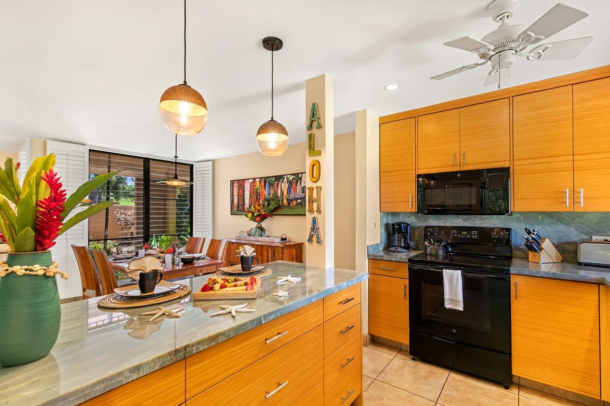 Condo in Kihei · ★4.83 · 1 bedroom · 2 beds · 2 baths - Photo 5