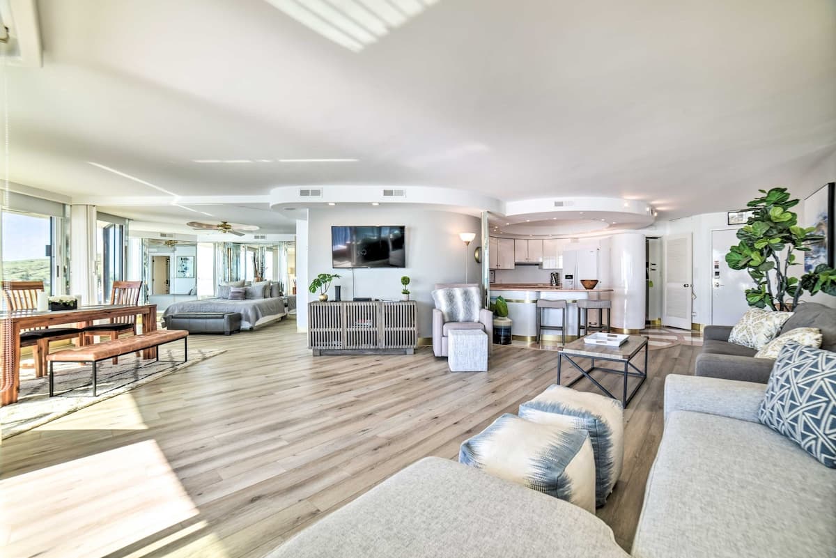 Luxurious Maui Getaway w/ Panoramic Ocean Views - Photo 5