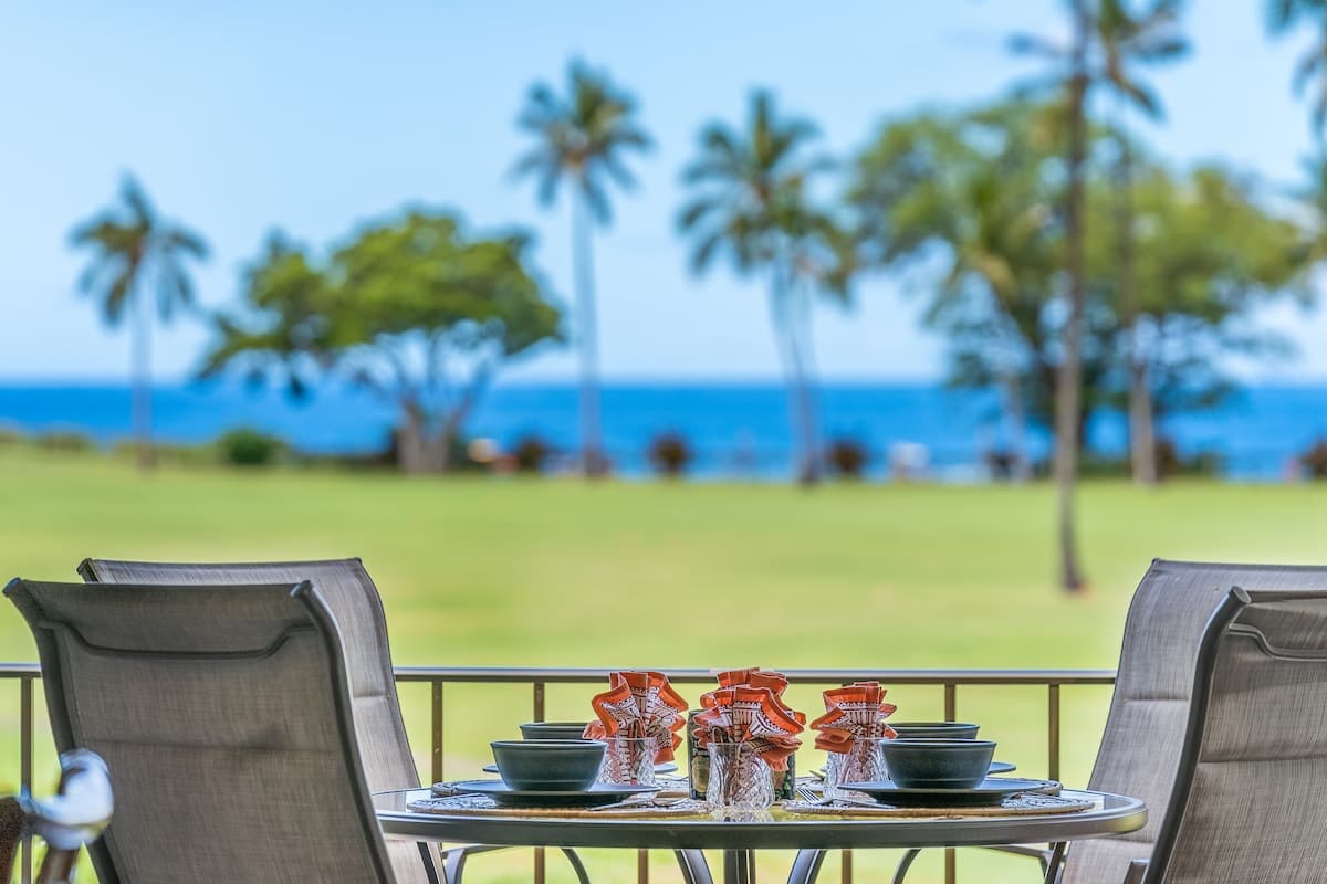 Condo in Lahaina · ★4.92 · 1 bedroom · 2 beds · 1 bath - Photo 1