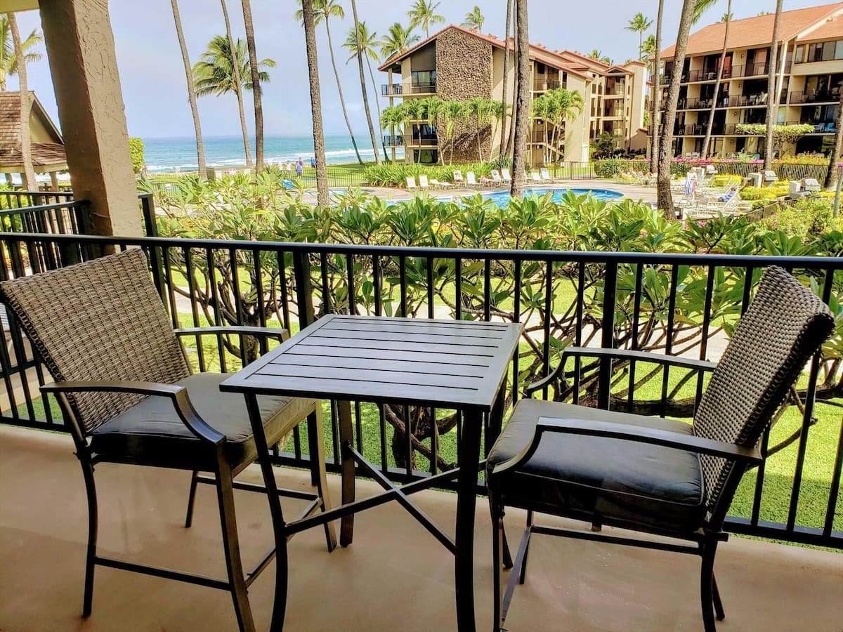 Papakea E204, Ocean view, King bed Suite - Photo 1