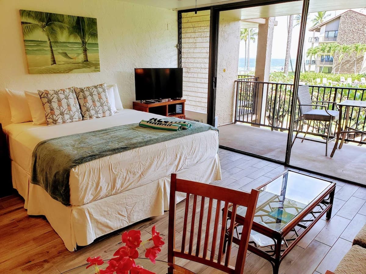 Papakea E204, Ocean view, King bed Suite - Photo 4