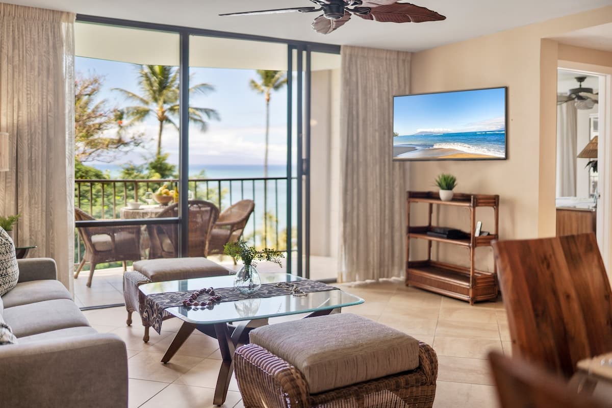 Condo in Lahaina · ★4.54 · 1 bedroom · 2 beds · 1 bath - Photo 1
