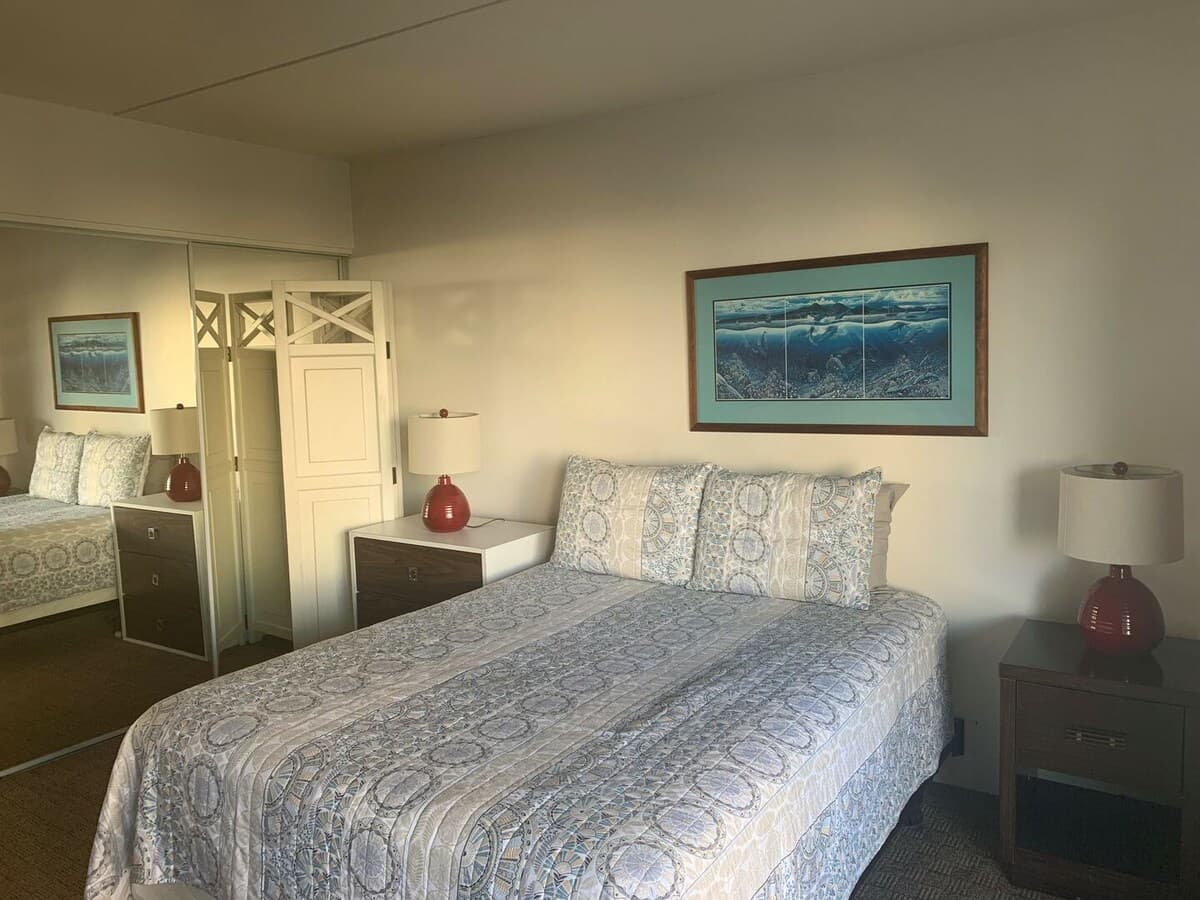 Condo in Honolulu · ★4.77 · Studio · 2 beds · 1 private bath - Photo 3