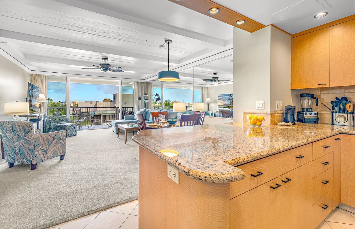 Condo in Lahaina · ★4.93 · 1 bedroom · 2 beds · 1 bath - Photo 3