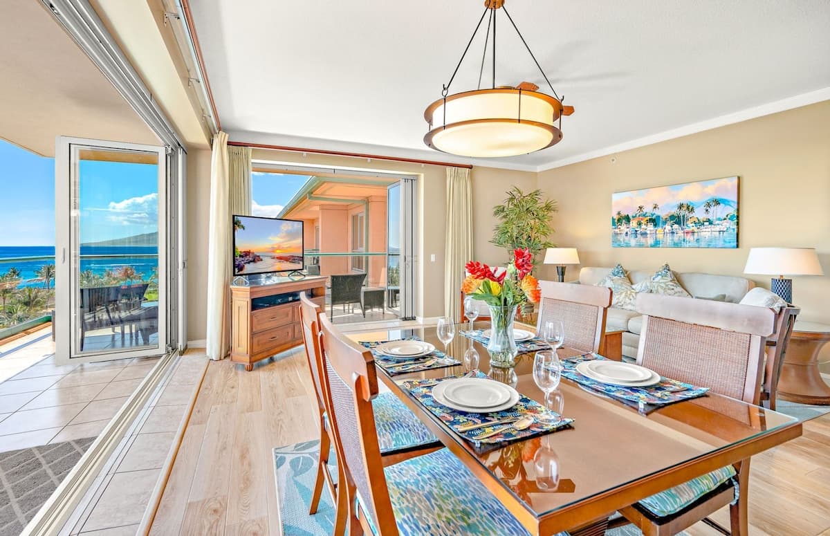 Condo in Lahaina · ★5.0 · 2 bedrooms · 3 beds · 2 baths - Photo 4