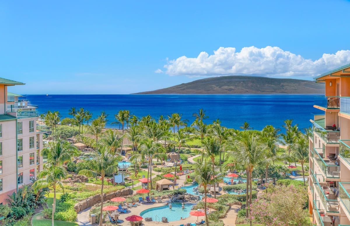 Condo in Lahaina · ★5.0 · 2 bedrooms · 3 beds · 2 baths - Photo 2