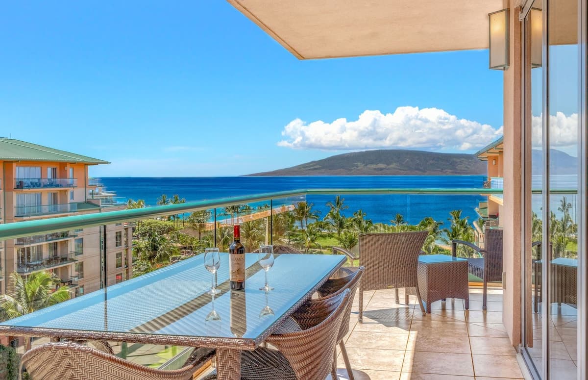 Condo in Lahaina · ★5.0 · 2 bedrooms · 3 beds · 2 baths - Photo 1
