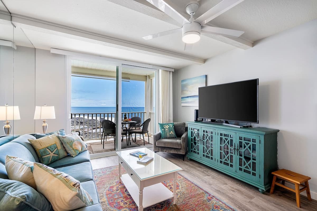 Condo in Kailua-Kona · ★4.95 · 1 bedroom · 2 beds · 1 bath - Photo 3