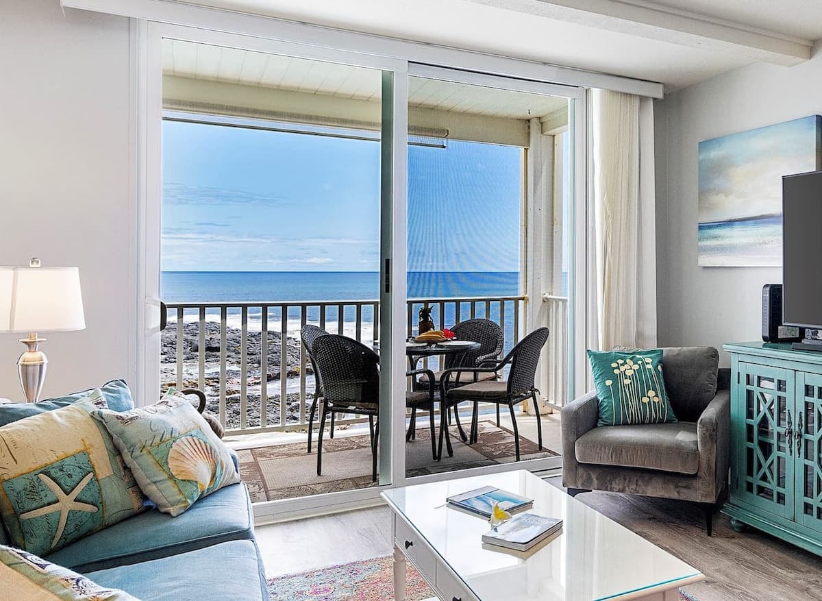 Condo in Kailua-Kona · ★4.95 · 1 bedroom · 2 beds · 1 bath - Photo 4