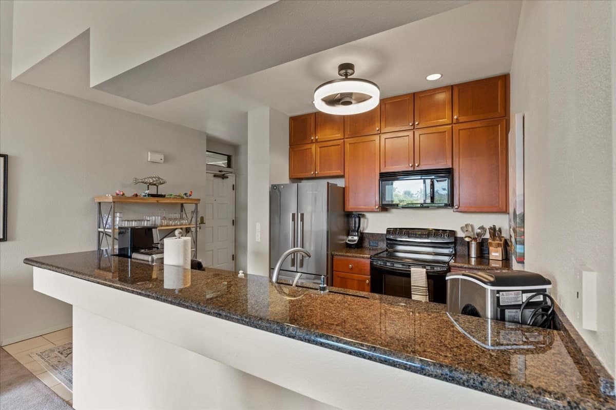 Condo in Wailea · ★4.77 · 2 bedrooms · 3 beds · 2 shared baths - Photo 4