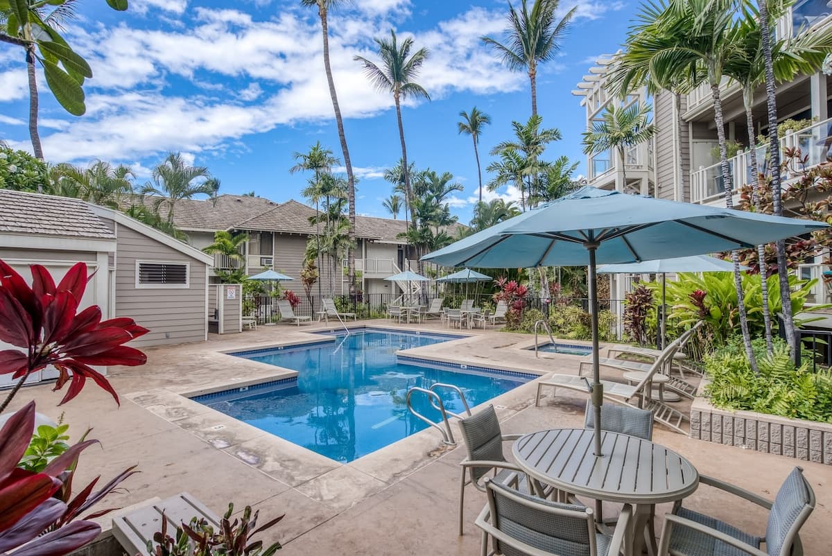 Condo in Wailea · ★4.77 · 2 bedrooms · 3 beds · 2 shared baths - Photo 3