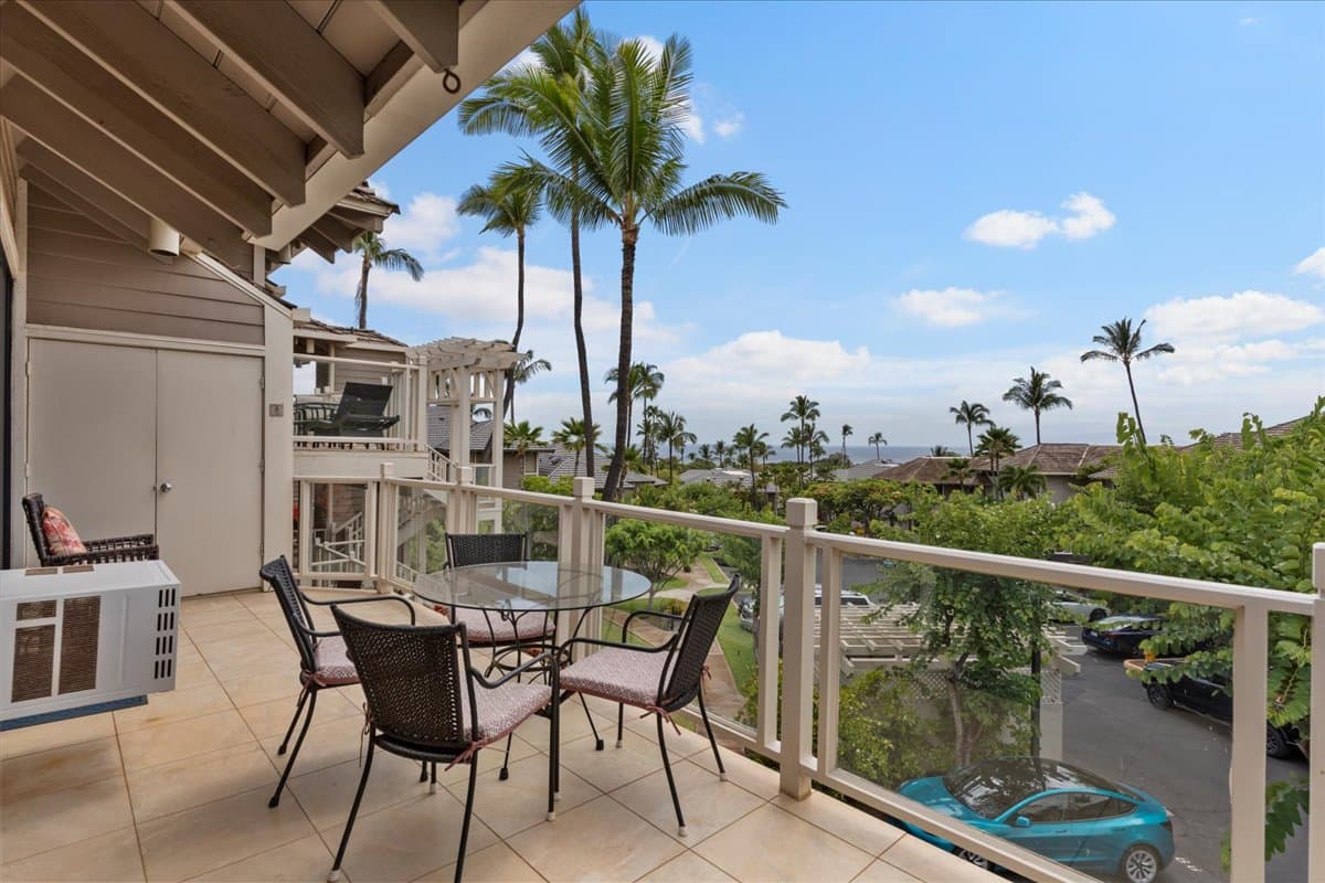 Condo in Wailea · ★4.77 · 2 bedrooms · 3 beds · 2 shared baths - Photo 2