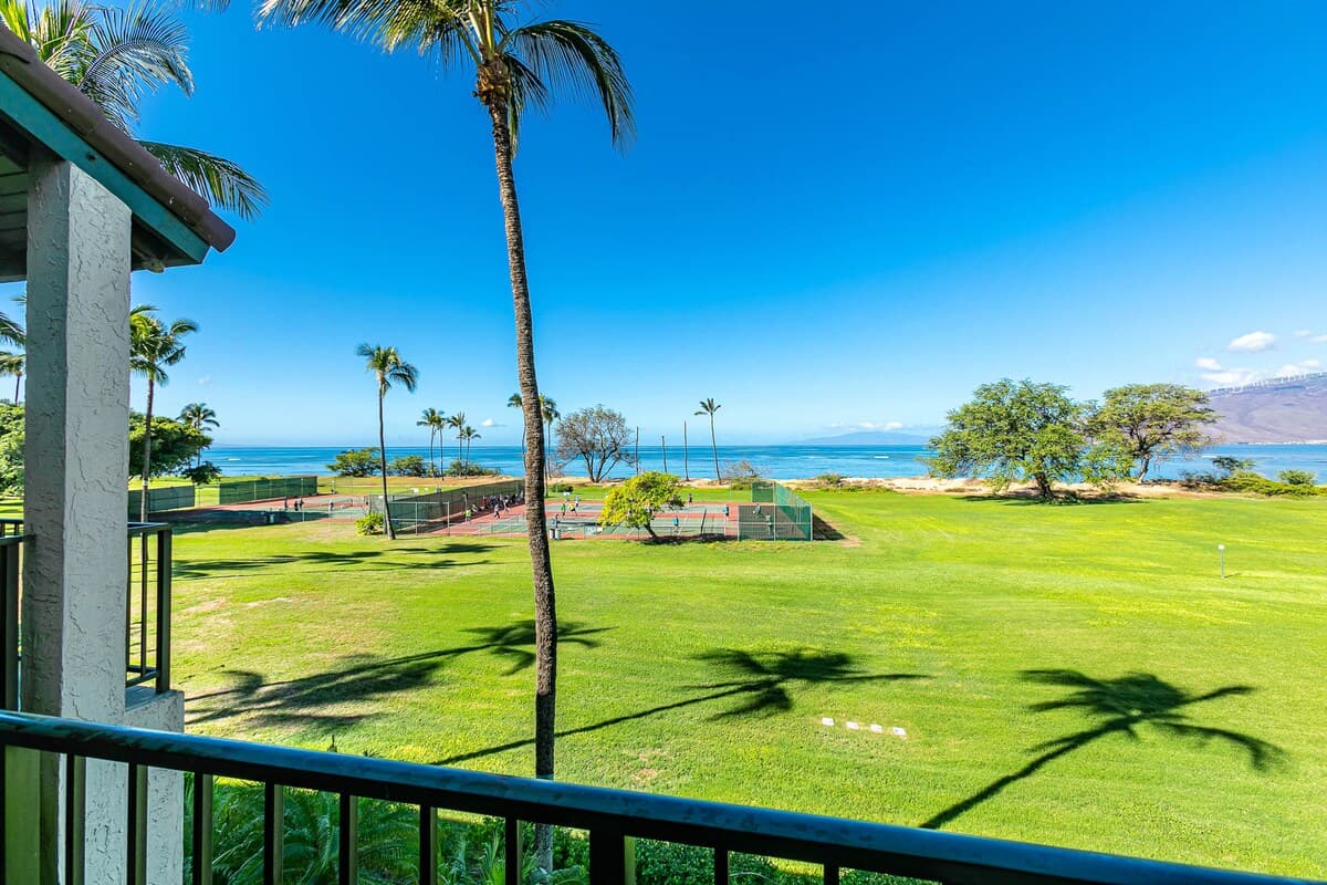 Condo in Kihei · ★4.77 · 2 bedrooms · 4 beds · 2 shared baths - Photo 2