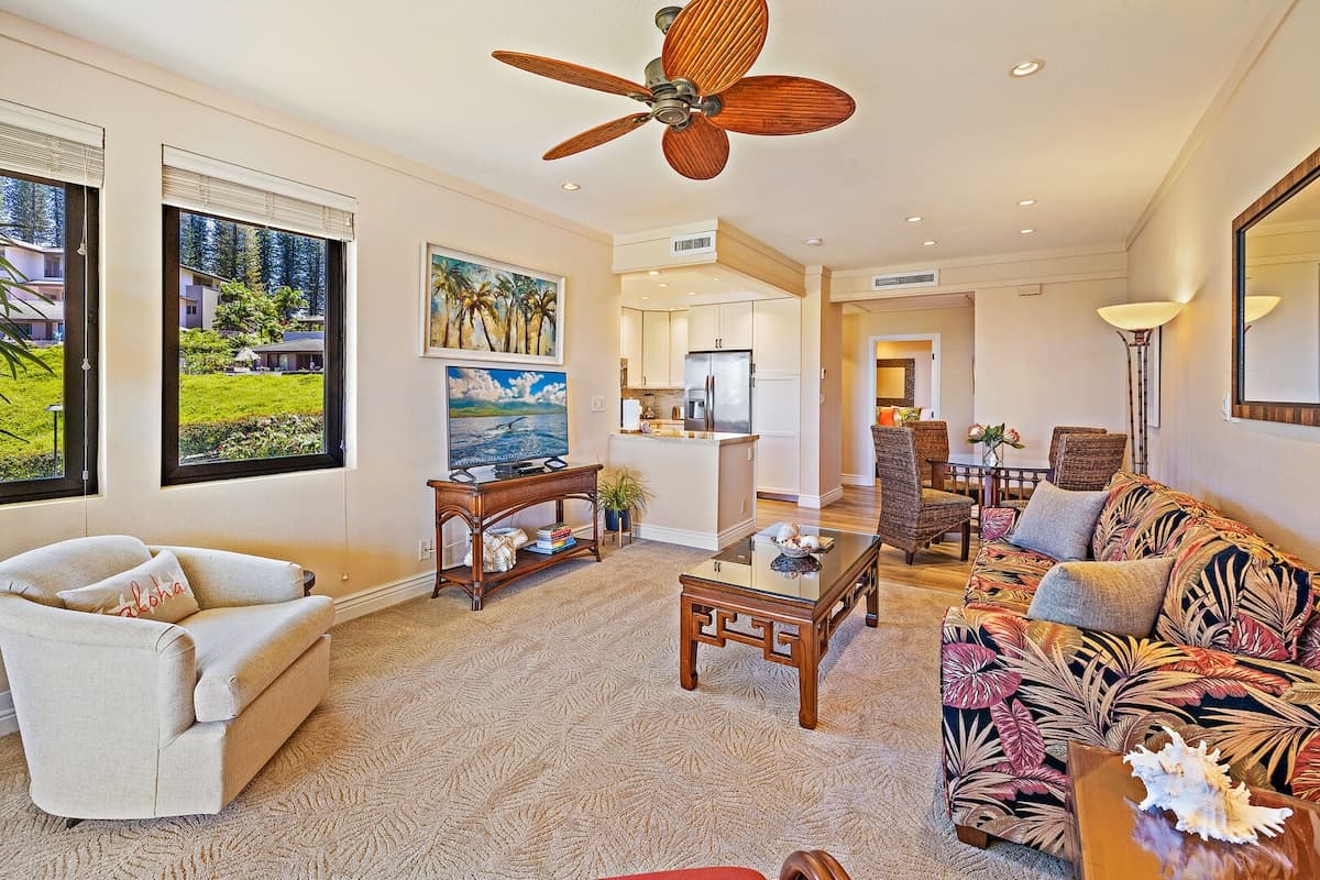 Condo in Lahaina · ★5.0 · 1 bedroom · 2 beds · 2 baths - Photo 2