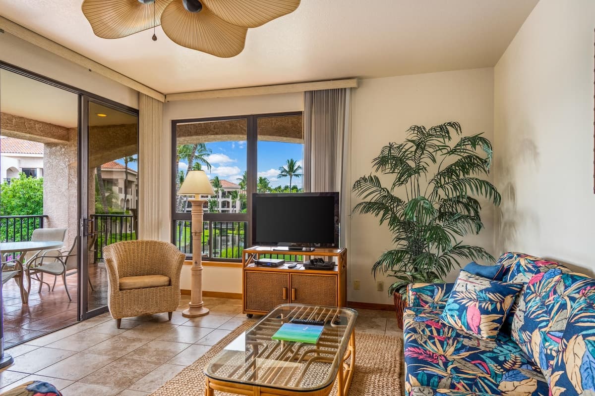 Condo in Waikoloa Village · ★4.83 · 1 bedroom · 2 beds · 1 bath - Photo 2