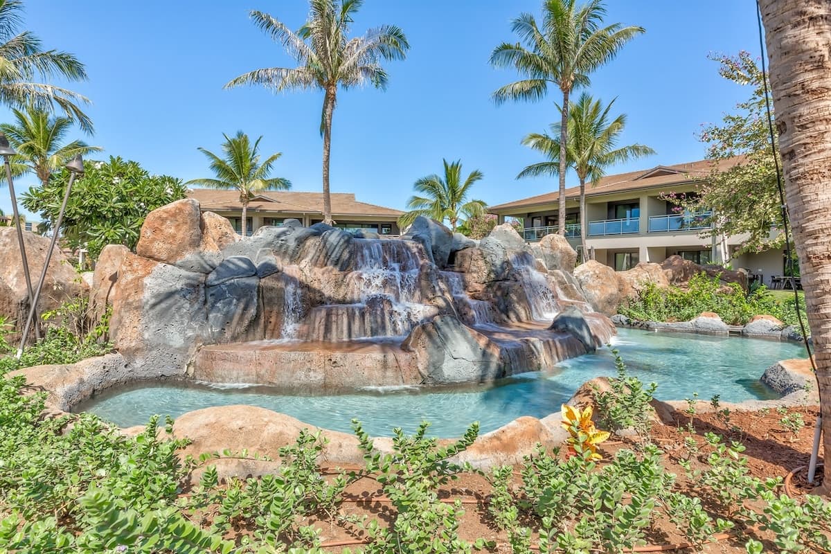 Villa in Lahaina · ★4.93 · 3 bedrooms · 4 beds · 3 baths - Photo 2