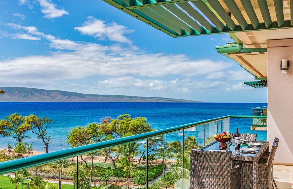 Condo in Lahaina · ★4.95 · 2 bedrooms · 3 beds · 2 baths - Photo 2