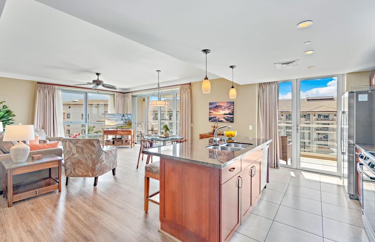 Condo in Lahaina · ★4.95 · 2 bedrooms · 3 beds · 2 baths - Photo 5