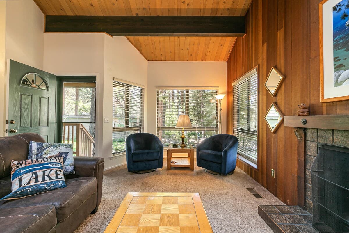 Condo in Incline Village · ★3.71 · 2 bedrooms · 4 beds · 2 private baths - Photo 4